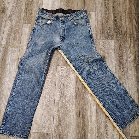 Wrangler Blue Straight Jeans Classic Denim Style - Picture 1 of 4